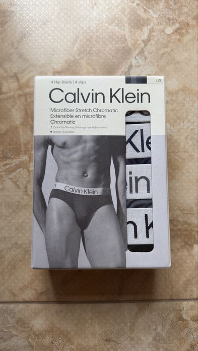 Труси бріфи Calvin Klein Chromatic 4-Pack Hip Brief розмір L