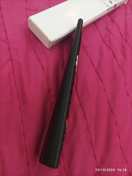 Comando Universal - Controlo Remoto URC 1699