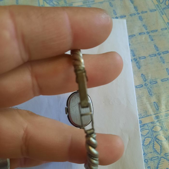 Продам часы Луч производство СССР .