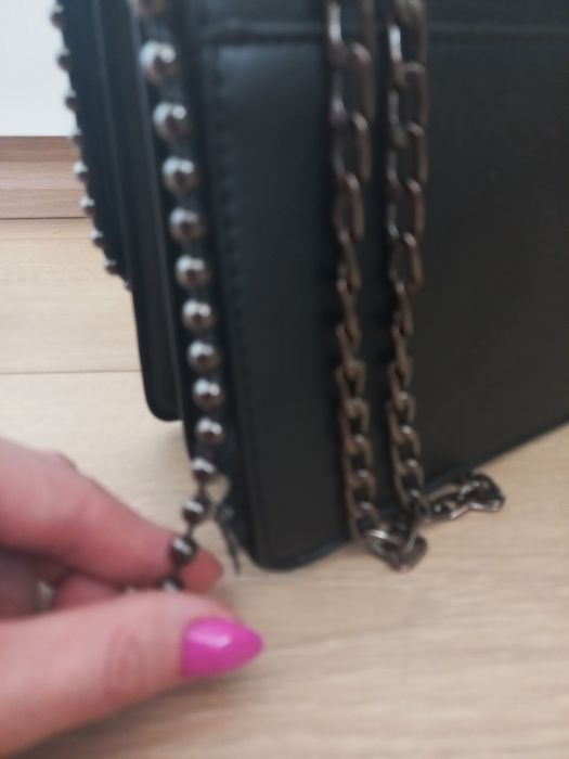 Torebka czarna GUESS