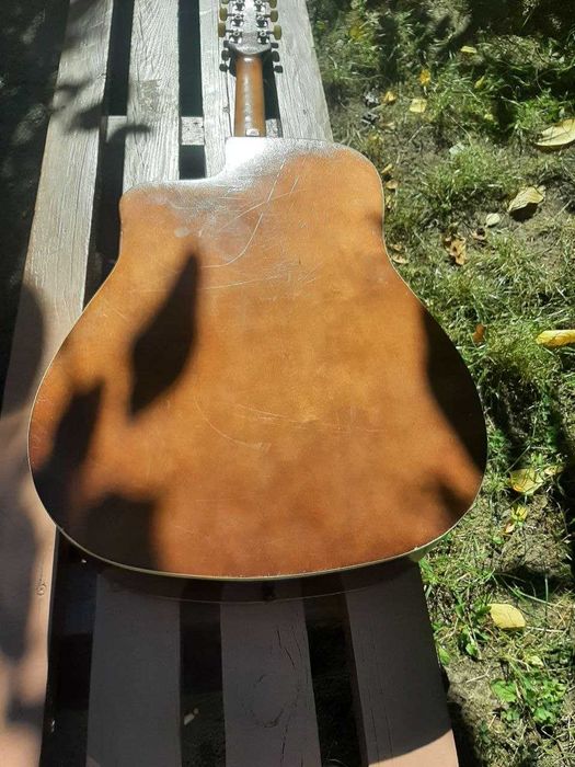 Гитара акустика шестиструнка