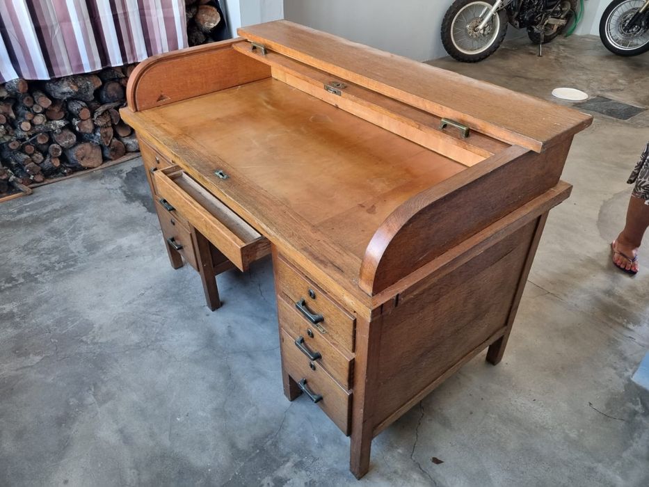 Secretária Olaio com esteira