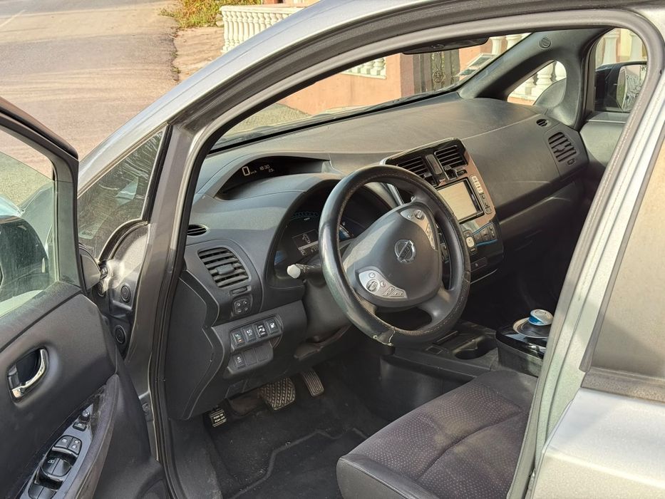 Nissan Leaf 30kw Black edition 2017 foto 2
