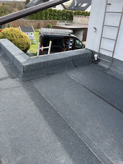 Usługi dekarskie hydroizolacje membranami Epdm dachów płaskich tarasów balkonów blacharka