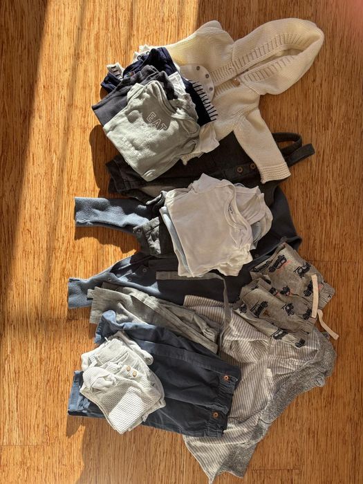 §25 Prendas de roupa de Bebe, 2-9 meses de Zara, H&M, Carters, GAP