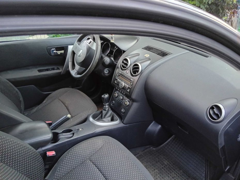 samochody osobowe nissan QASHQAI