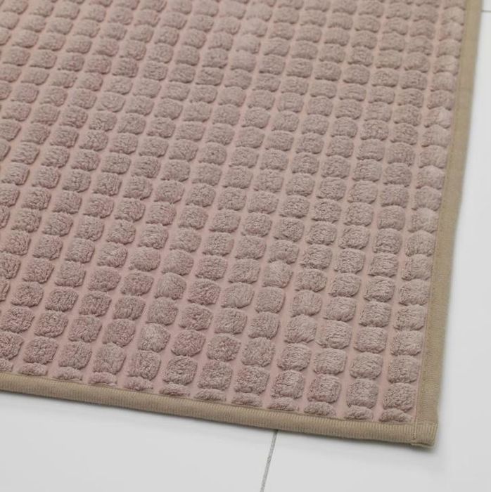 Tapete do ikea, que fica bem em qq parte da casa, 45x120 cm.