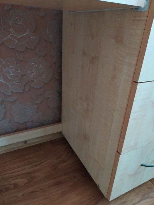 Продам универсальный  стол