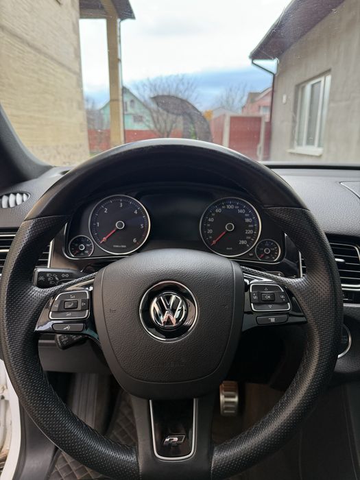 VW Touareg 2013 R-Line