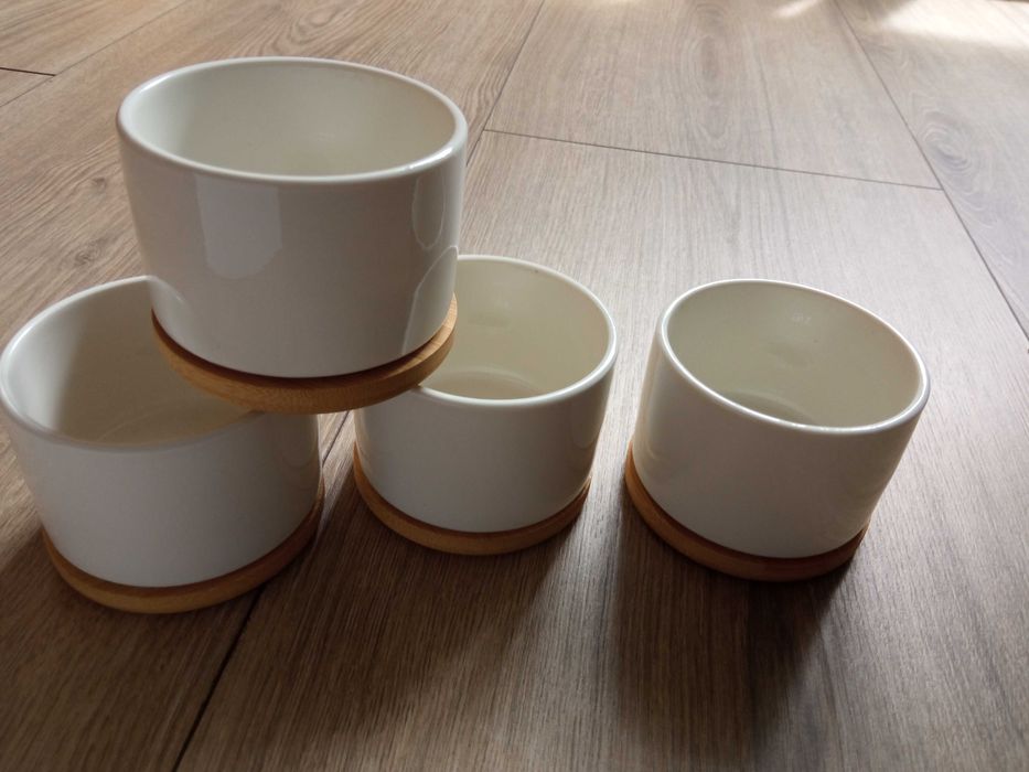Mini doniczki porcelana z podstawką bambus - piękne, zestaw