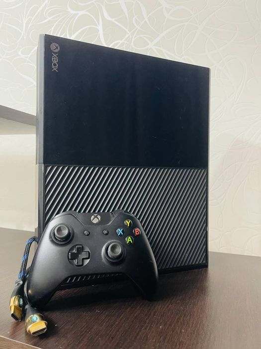 Xbox One у справному стані з повним комплектом