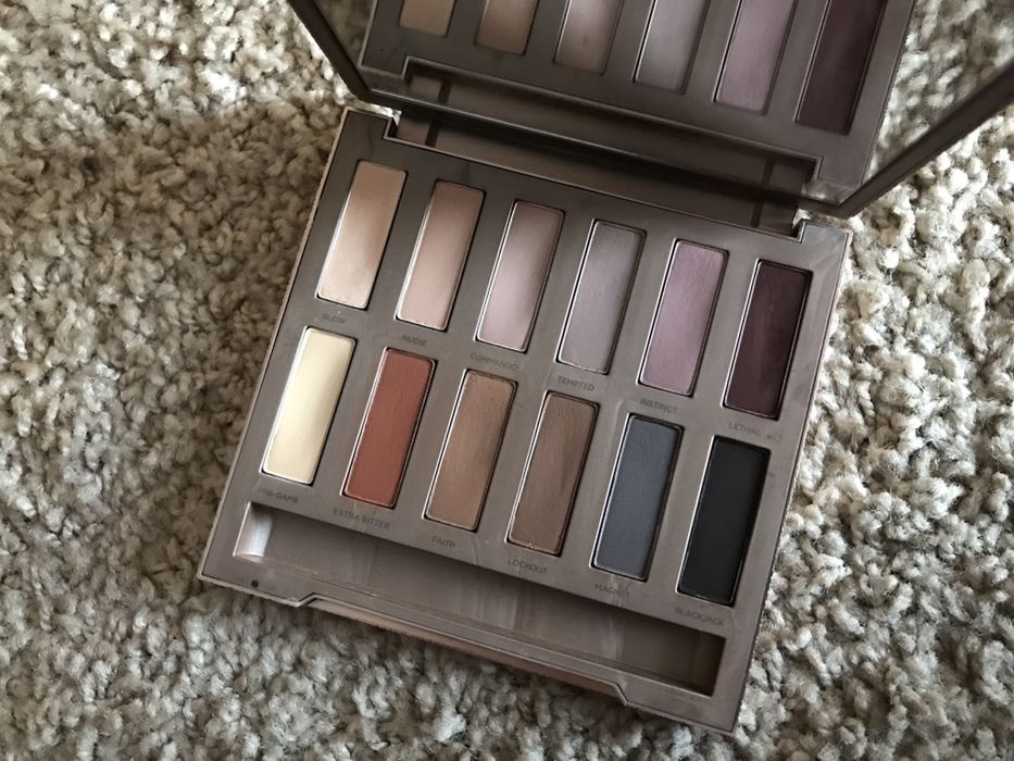 Urban Decay Ultimate Basics cienie do powiek paleta cieni mac nars