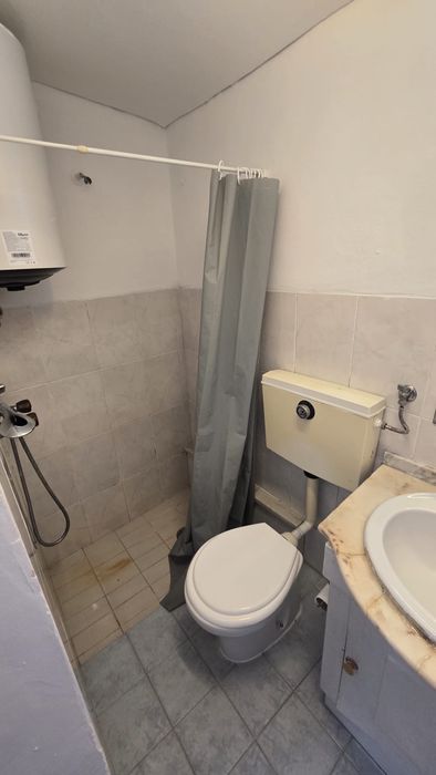 Alugo kitnet para 1 pessoa