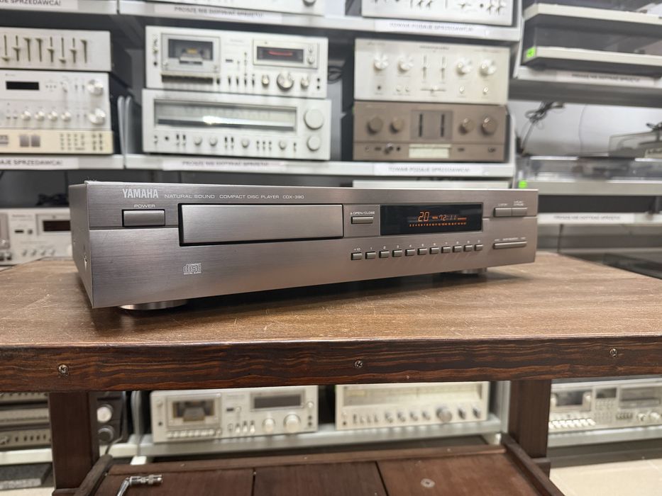 Odtwarzacz płyt CD Yamaha CDX-390 Audio Room