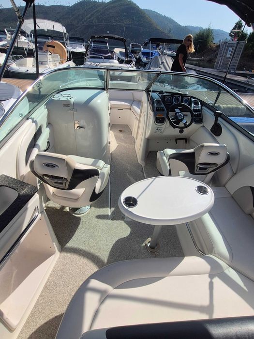 Barco Chaparral 236 SSX V8 300 HP