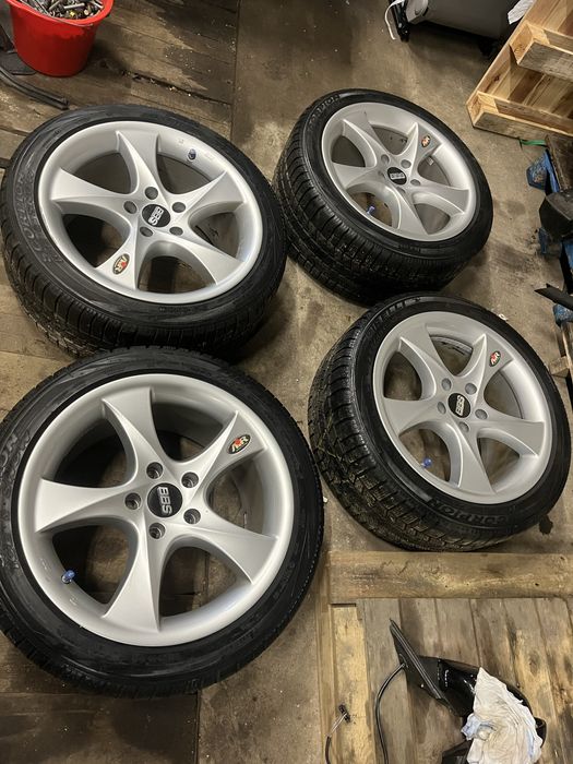 Kompletne Koła zimowe Audi Q7 vw t5 felgi 20” 5x130