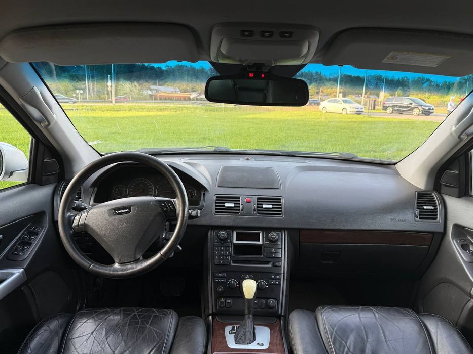 Продам Volvo XC 90 2.4 AWD Automat