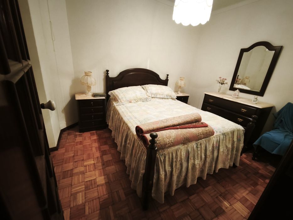 Moradia rústica T2 
Dois quartos 
Duas casas de banho 
Sala de estar