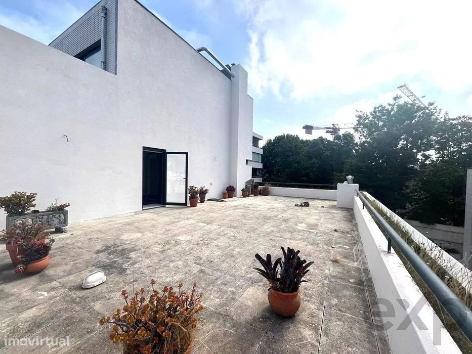 T1 último andar com terraço de 88,4 m², varanda e vista mar — Foz / Ne
