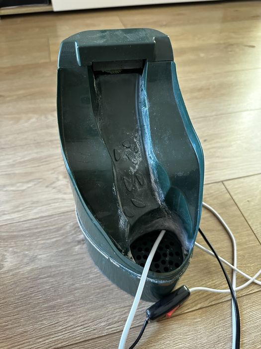 Фонтан питний в тераріум. Водоспад