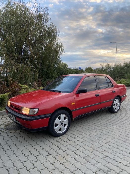Nissan Sunny.