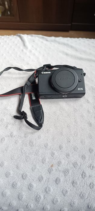 Aparat Canon M100 plus dwa obiektywy