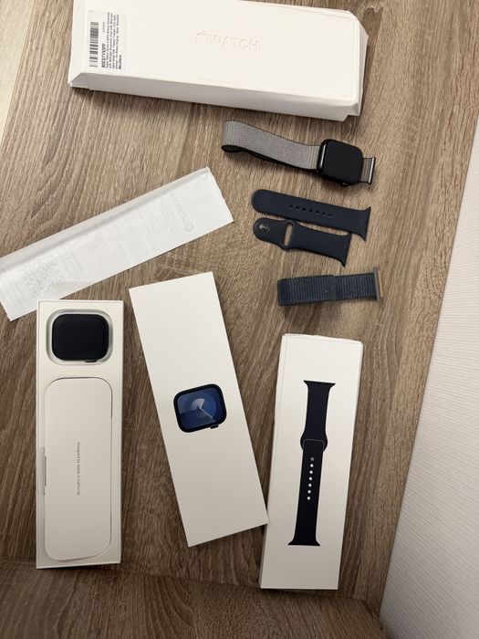 Apple WATCH Series 9 45mm Midnight Aluminium Case With Midnight Sport Band S/M, коробка, 3 чохли, зарядка, чек
