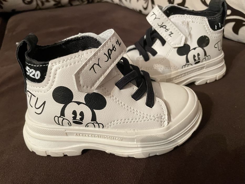 Дитячі речі, комбез , куртка, штани, шапка, осінні ботінки,худі