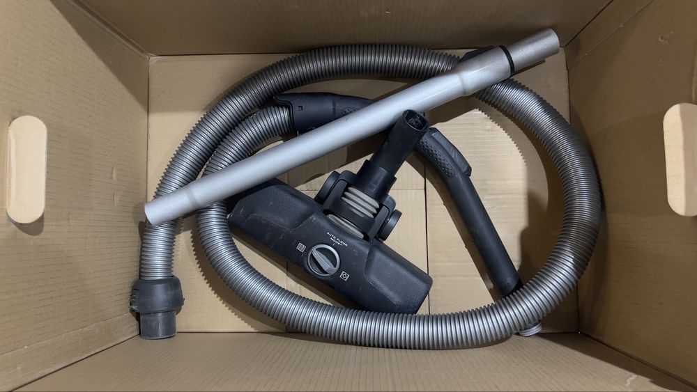 Пылесос Electrolux ESPC72RR