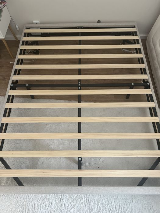 Cama de casal com colchao e luz led