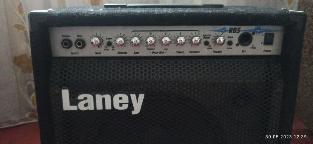 Продам усилитель Laney RB5