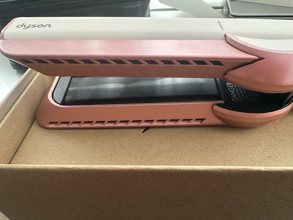 Dyson Airstrait рожевий
