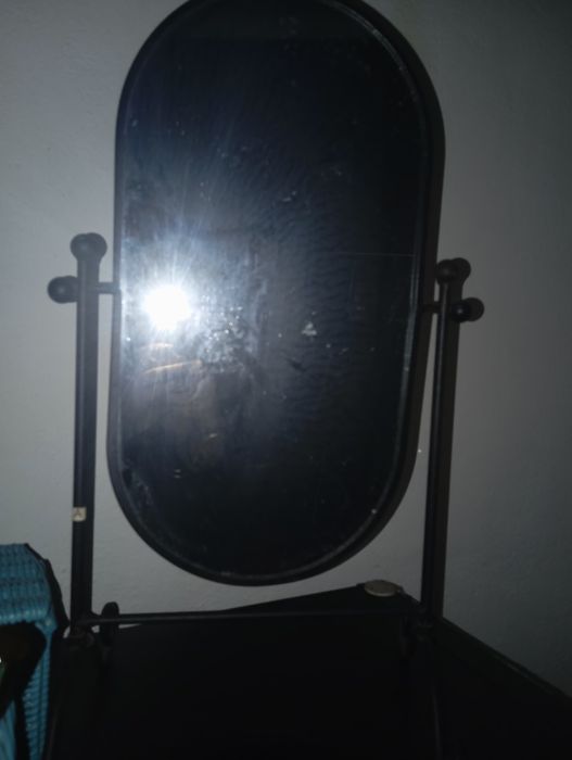 Vendo espelho  com armação em ferro