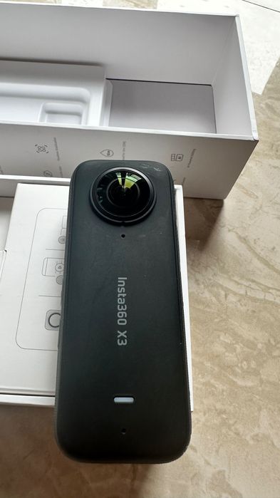 Камера Insta360 X3