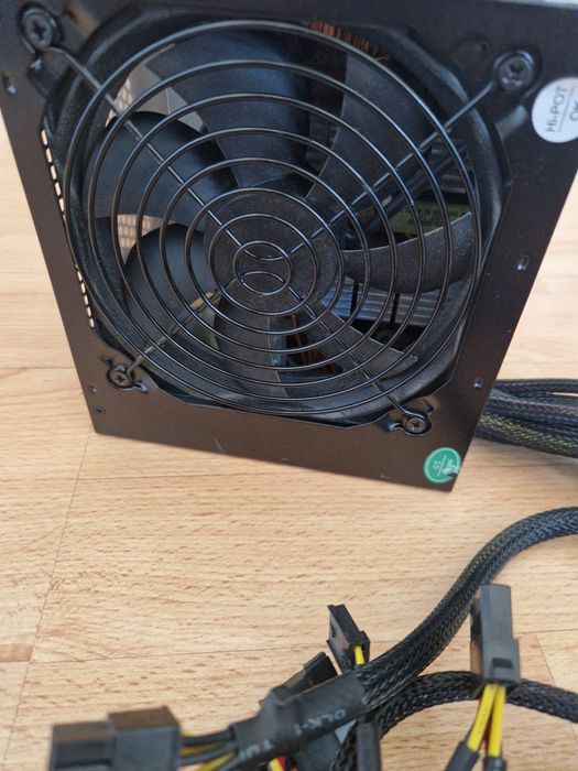 730W 24+8(4+4)/8(6+2)pin відеокарта/6sata/3molex Блок живлення Стан гарний