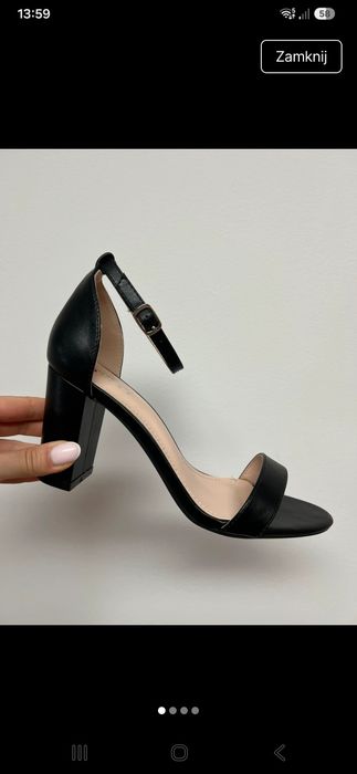 Eleganckie sandały na słupku