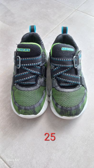 Vários ténis menino