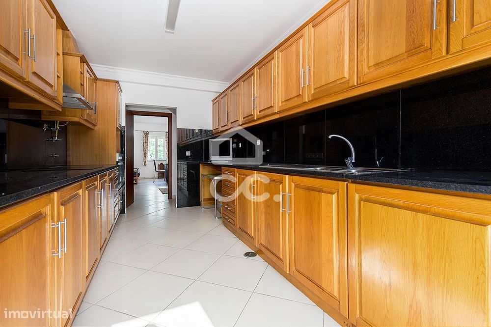 Moradia T3 c/ Quintal, Terraço e Garagem no Loteamento Quinta das Sesm