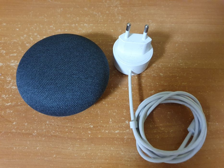 Розумна колонка google home mini