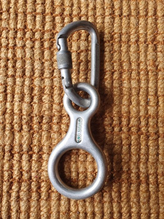 3 Oitos de escalada c/ mosquetão