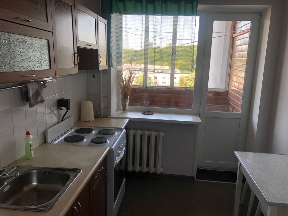 1-к метро Лыбедская Дворец Украина/Либідська Палац Україна подобово