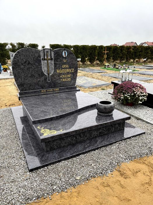 NAGROBKI POMNIKI granitowe BRYŁA Producent z montażem