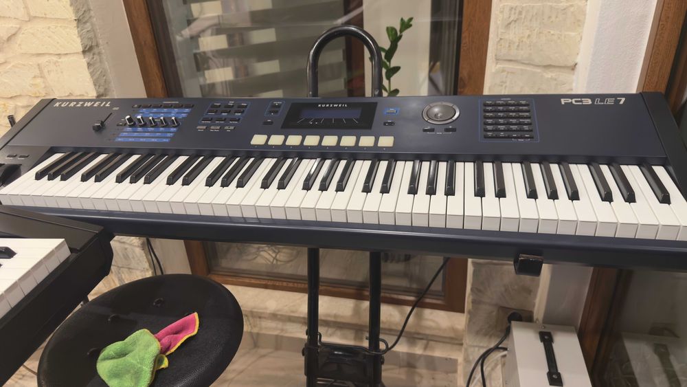 Syntezator Kurzweil PC3 LE7