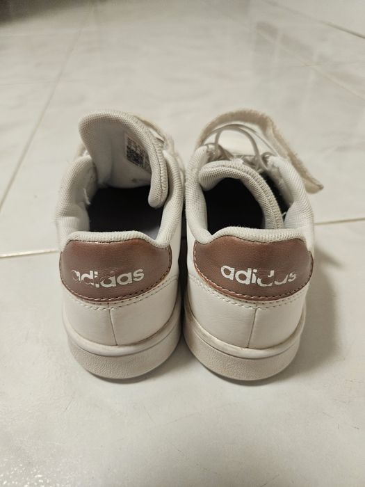 Tenis Adidas tam.33