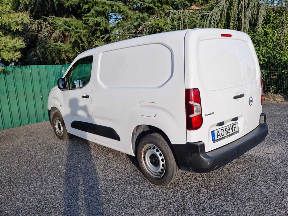 OPEL Combo Cargo Diesel 1.5 CDTi L1H1 Enjoy 4d, 3 Lugares COM GARANTIA e Financiamento