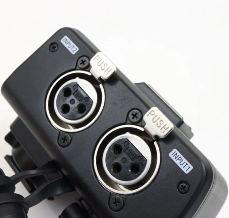 Panasonic XLR 1 ( como novo ) ………………………………..