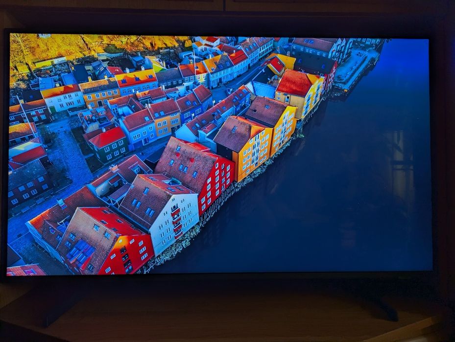 Телевизор Samsung Q8F 43 дюйма