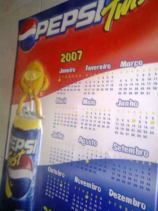 Calendários: Mobil oil de 1968 & Pepsi Twist de 2007