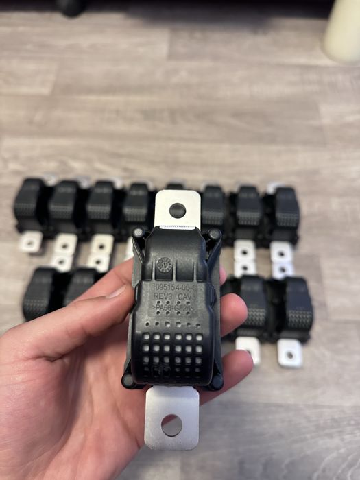 Tesla Model 3 Y піропатрон батареї оригінал б/у Тесла зачастини