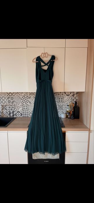 Długa plisowana sukienka butelkowa zieleń elegancka maxi wesele